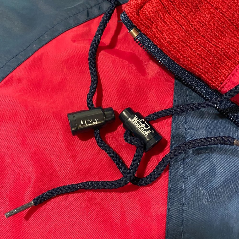VINTAGE Woolrich Windbreaker Jacket Adult Small Red White Blue Hooded 90s VTG - Picture 16 of 16